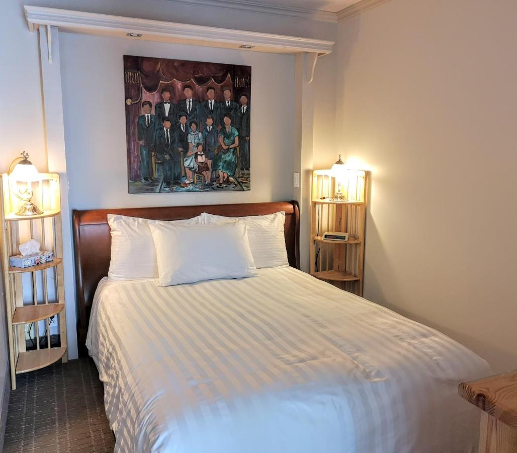 Auberge Des 21 La Baie Luaran gambar