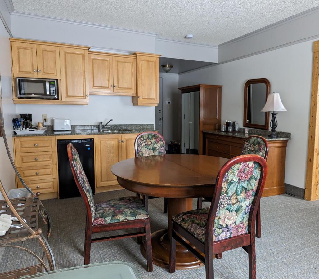 Auberge Des 21 La Baie Luaran gambar