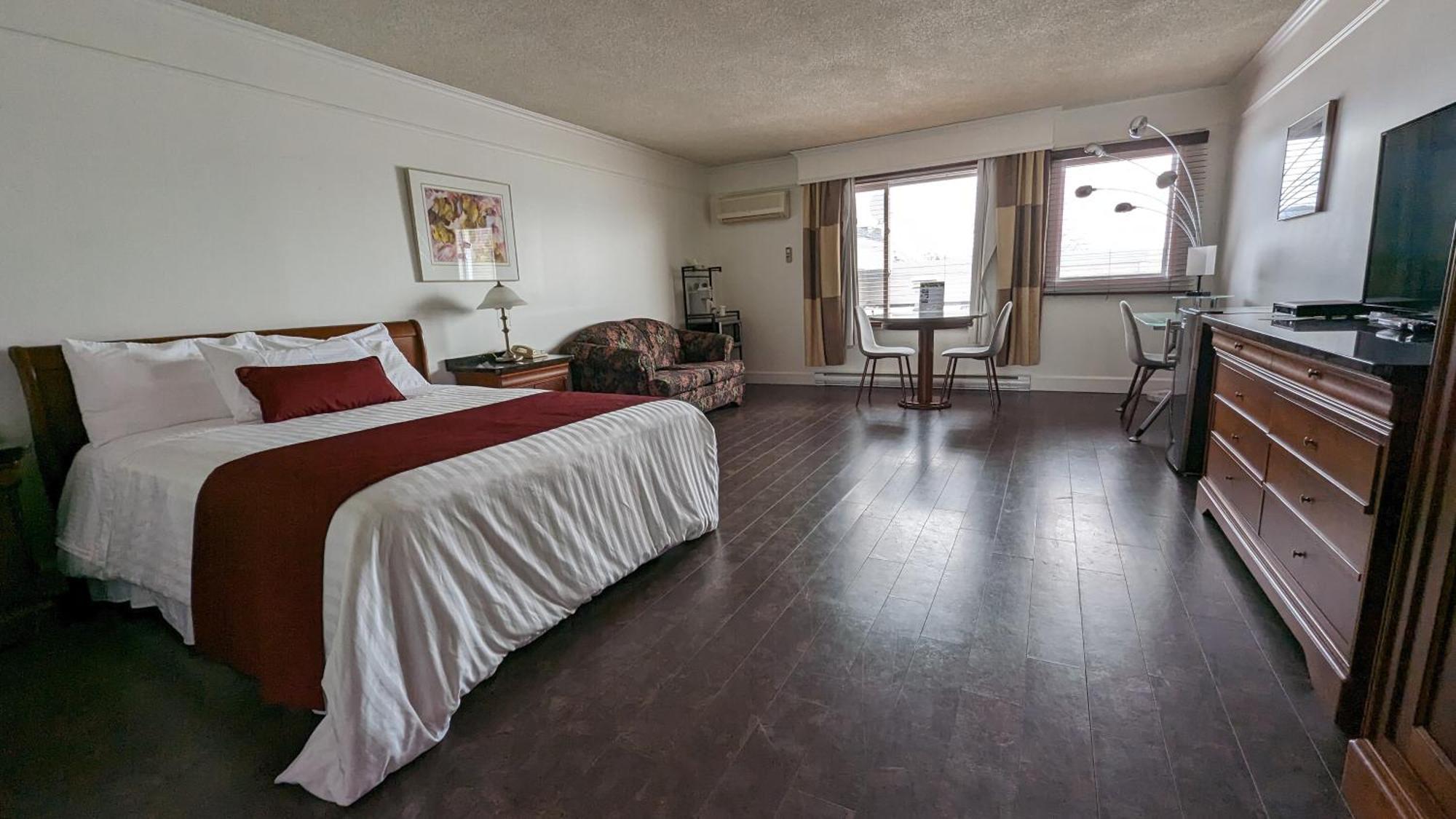 Auberge Des 21 La Baie Luaran gambar