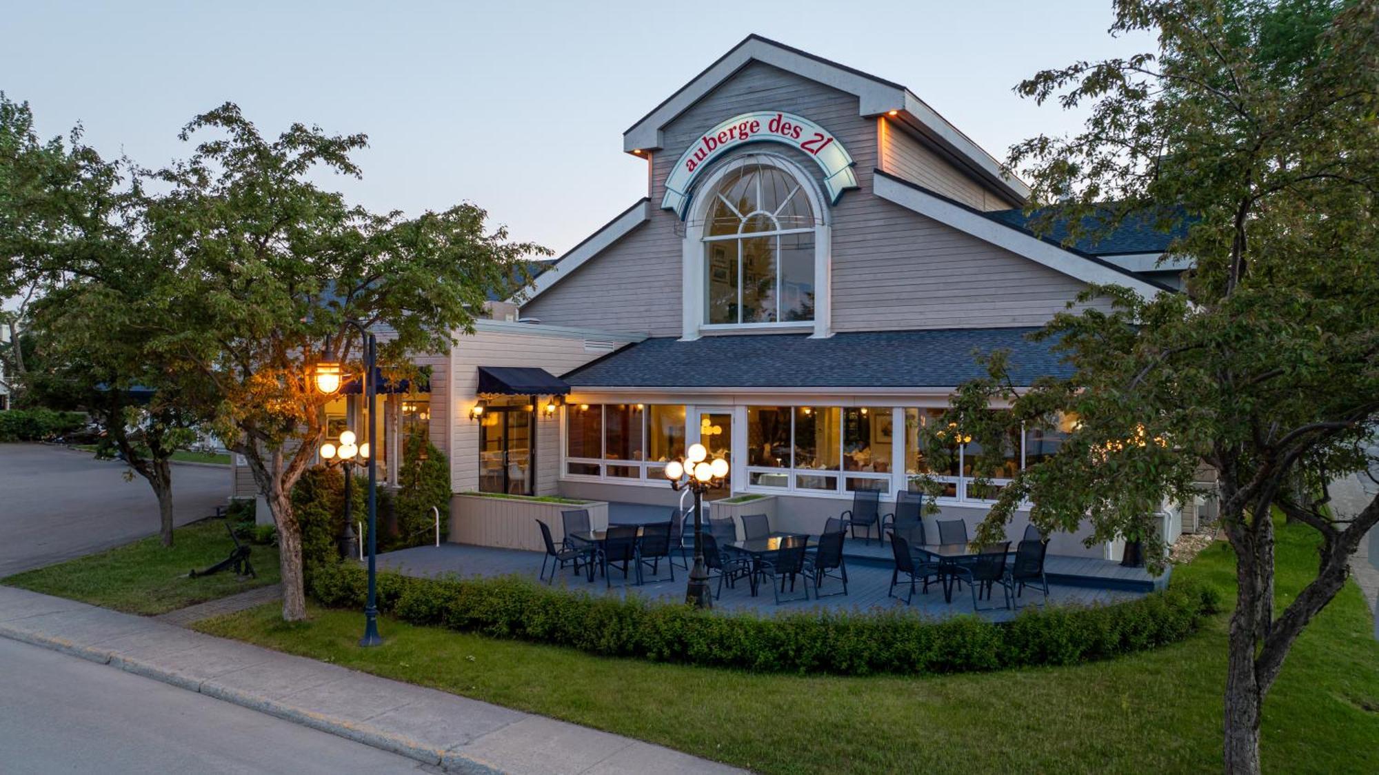 Auberge Des 21 La Baie Luaran gambar